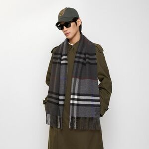 Burberry Contrast Check Cashmere Scarf